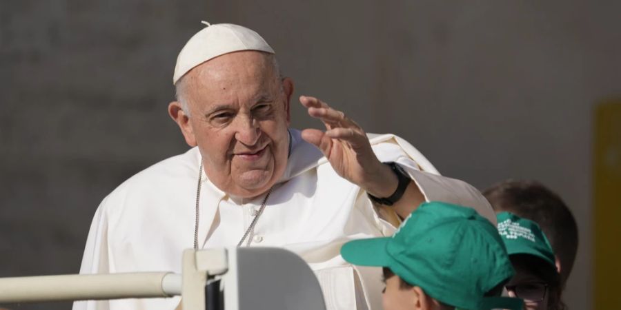 Papst Franziskus Operation Entlassung