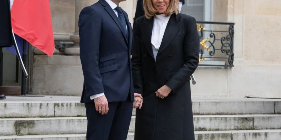 Brigitte Macron und Emmanuel Macron bei einem gemeinsamen Auftritt.