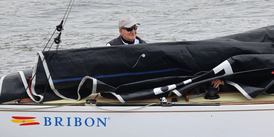 Juan Carlos an Bord des Segelschiffs «El Bribon» im Real Club Nautico de Sansenxo.