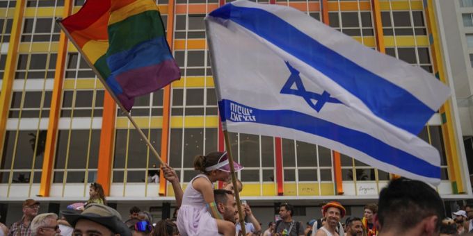Parade am Freitag - Zehntausende feiern bei Pride-Parade in Tel Aviv