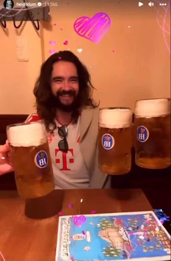 Erst eine Mass Bier bringt Tom Kaulitz nach der Niederlage von Bayern München wieder zum Lachen. Heidi Klum Bayern München