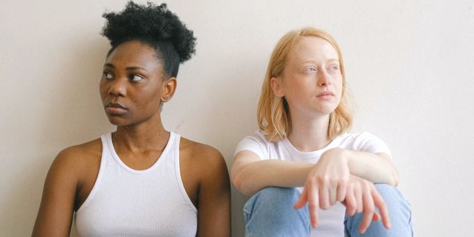 Noch aneinander interessiert? Dann hält die Partnerschaft auch mal müde Momente aus. Partnerschaft aneinander interessiert