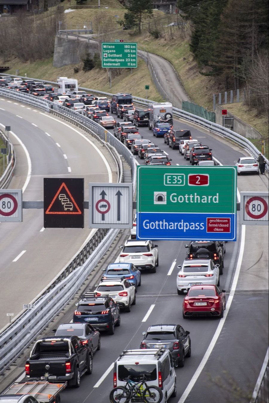 Gotthard Stau Ostern