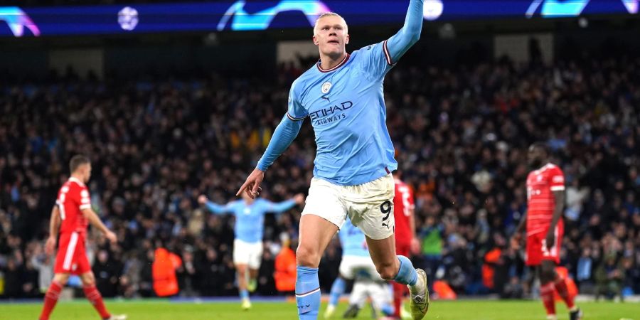 Manchesters Erling Haaland wurde in England zum Fussballer des Jahres gewählt.