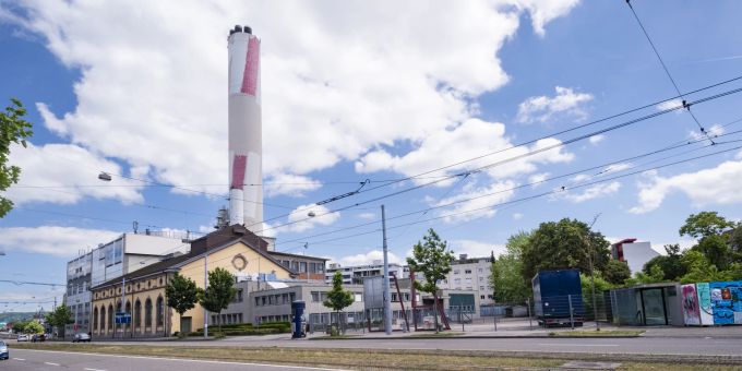 Die Industriellen Werke von Basel. IWB sorgt für Strom-, Wasser-, Erdgas-, und Fernwärmeversorgung, die Kehrichtverwertung sowie für die Energie- und Telekommunikationsdienstleistungen. IWB