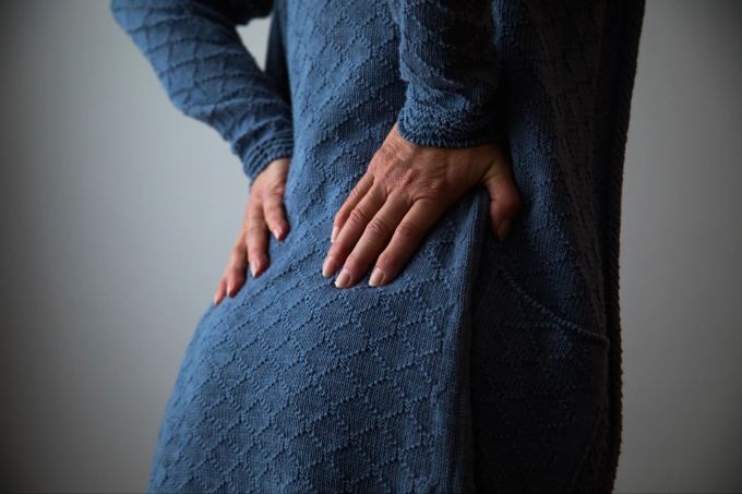Wenn der Rücken schmerzt, hilft Wärme? Nicht immer. In manchen Fällen bringt auch Kälte Linderung. Rücken