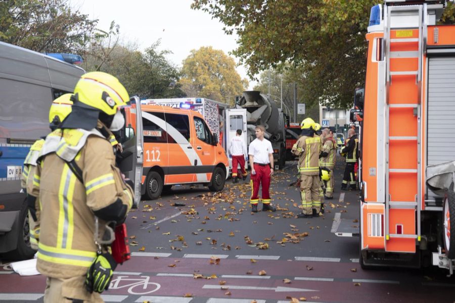 Die Retter mussten auf den Rüstwagen warten.