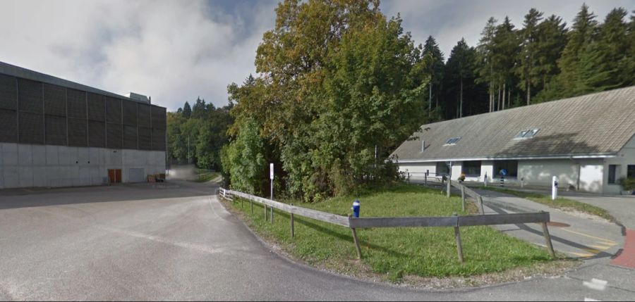 Das Sportzentrum in Schwarzenbach in der Gemeinde Huttwil BE. Hier haben sich im Herbst eigenartige Szenen abgespielt.