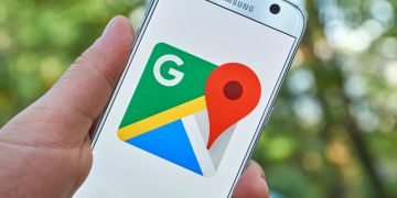 Icon Google Maps Smartphone draußen