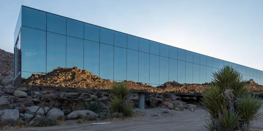 Invisible House Joshua Tree, Fassade