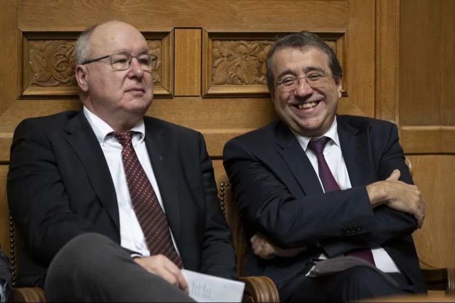 Der Waadtländer FDP-Ständerat Pascal Broulis (rechts) folgt an dritter Stelle. (Archivbild)