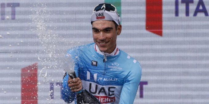 Juan Ayuso gewinnt die 1. Etappe des Tirreno-Adriatico. Juan Ayuso Tirreno-Adriatico
