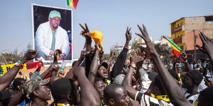 Die Teilnehmer forderten die Durchführung der Präsidentschaftswahlen vor dem 2. April 2024, dem Tag, an dem die Amtszeit des senegalesischen Präsidenten Macky Sall endet. senegal