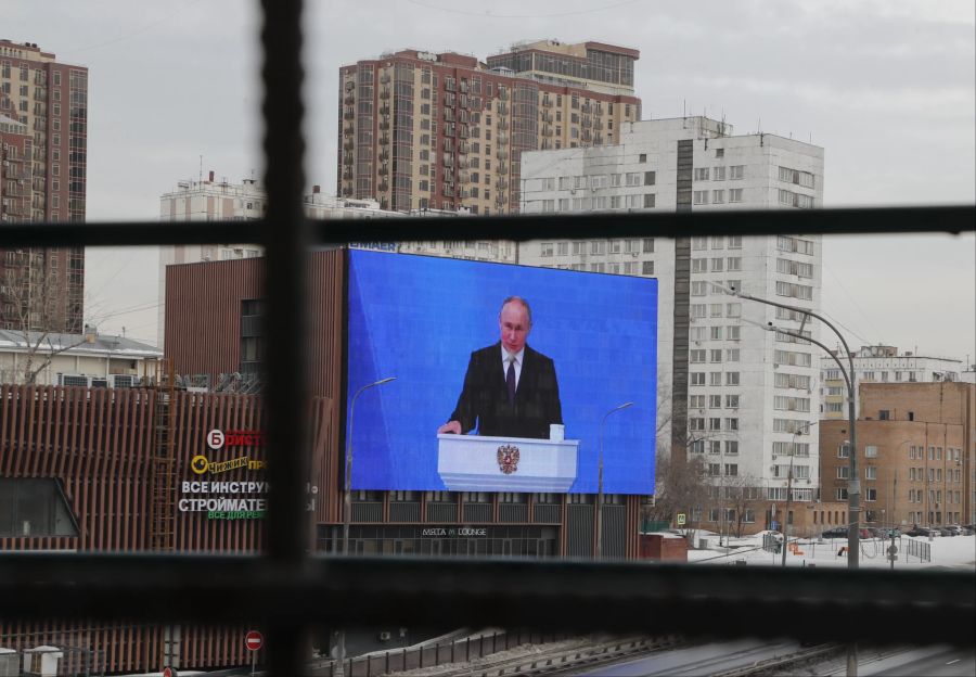 Laut Experten vesruche Wladimir Putin mit der Veröffentlichung dieser Gespräche, die deutsche Politik zu destabilisieren.