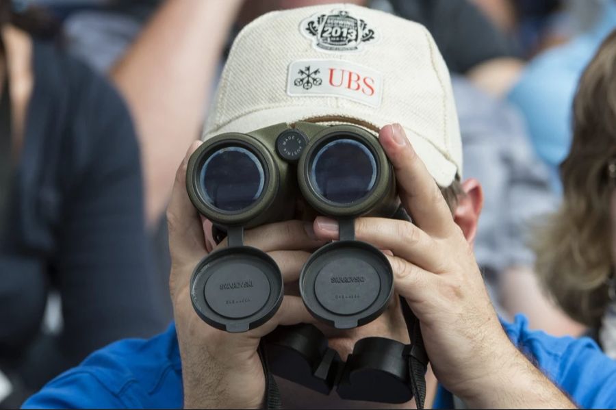 Die aktuelle Gesetzeslage sei lückenhaft, da die einzelnen Handlungen eines Stalkers oft nicht strafbar seien. Häufigkeit, Dauer und Intensität könne Opfer wahnsinnig machen. (Symbolbild)