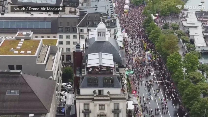menschen-streetparade