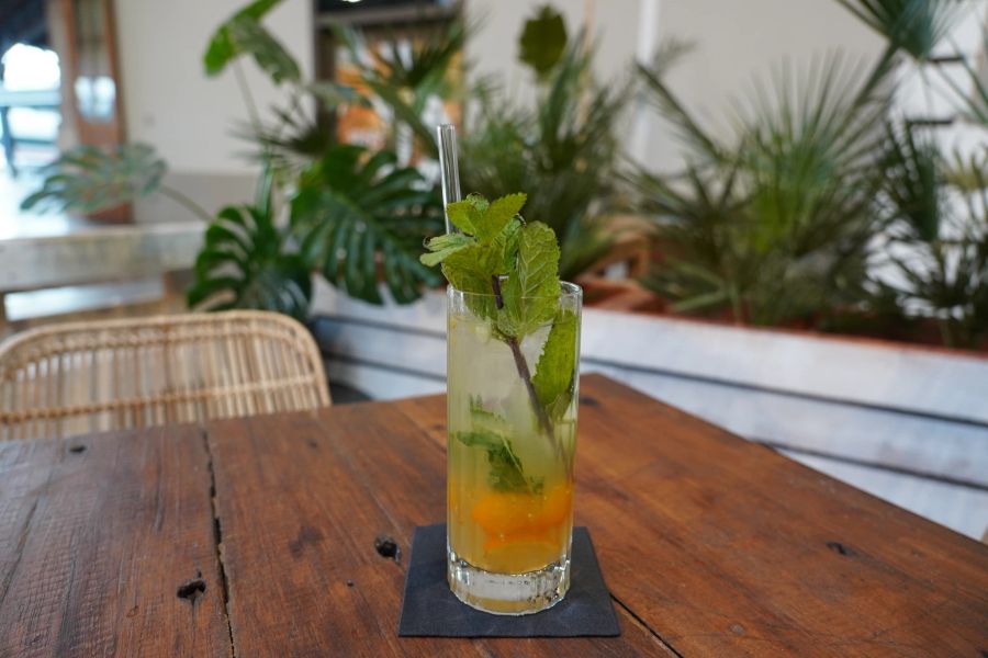 Der Caprese Mojito überzeugt mit seinem frischen und nicht zu süssen Geschmack.