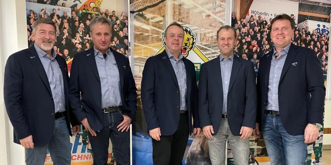 Der Verwaltungsrat des HC Thurgau an der jährlichen Generalversammlung am 15. August 2023. Verwaltungsrat HC Thurgau