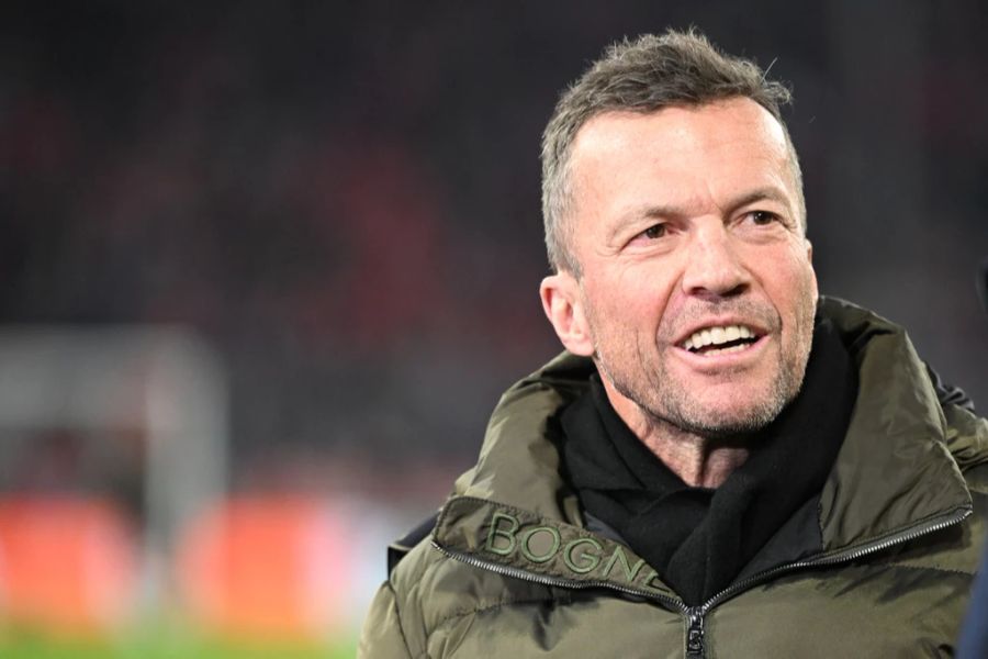 Sky-Experte Lothar Matthäus schwärmt: «Er geht selber in den Raum oder holt die Mitspieler zurück. Dadurch ist diese Mannschaft sehr gut organisiert.»