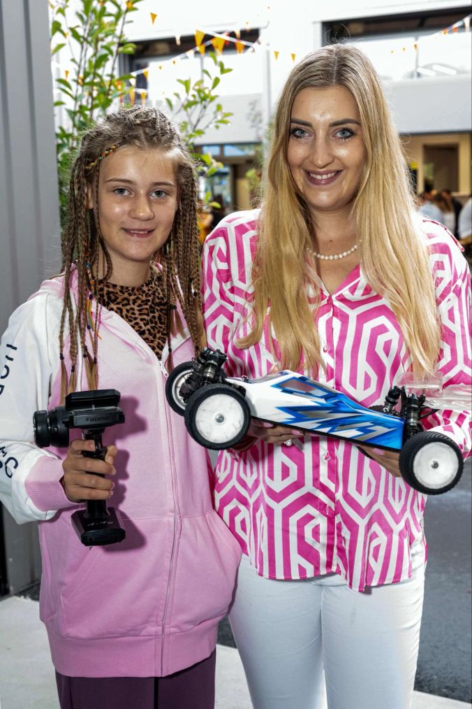Valentina mit Mami Tanja.