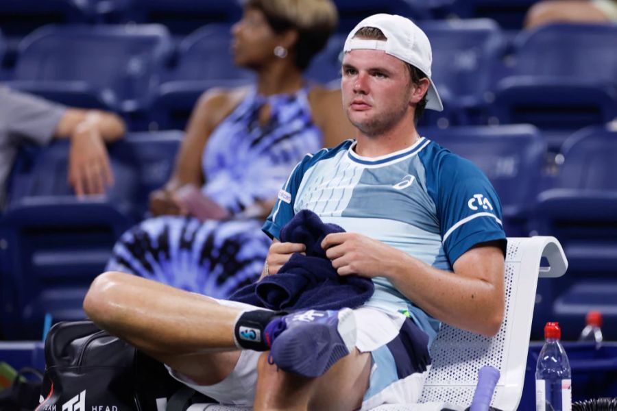 Der Schweizer verliert seinen Achtelfinal-Match gegen Taylor Fritz in drei Sätzen.