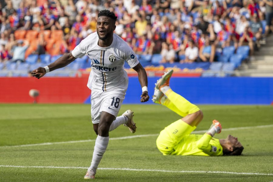 Daniel Afriyie jubelt nach dem Tor des FC Zürich zum 1:0.