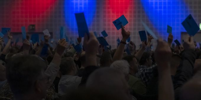 Eine Abstimmung an der 130. ordentlichen Mitgliederversammlung des FC Basel. FC Basel
