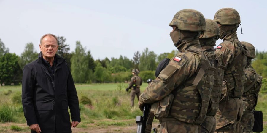 Tusk Soldaten Polen Grenze