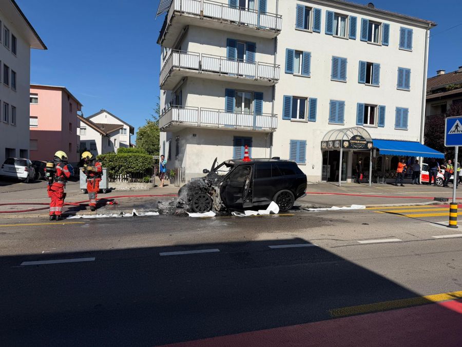 Am Freitagmorgen brannte in Winterthur ein Auto aus.