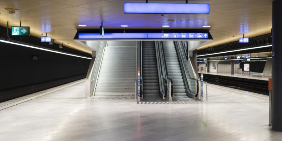 Ein Eritreer stiess 2021 am Hauptbahnhof eine ihm unbekannte Frau auf die Geleise. Sie blieb unverletzt, ein einfahrender Zug konnte rechtzeitig bremsen. (Archivbild)