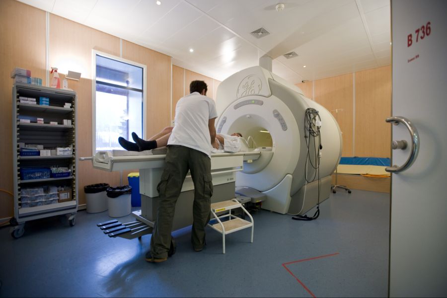 Angestellte Radiologen verdienen laut den Unterlagen bis zu 420'000 Franken pro Jahr. (Symbolbild)