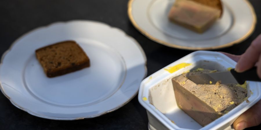 Darum geht es: Foie gras bei einer Mahlzeit in einem Genfer Haus Anfang 2025. (Archivbild)