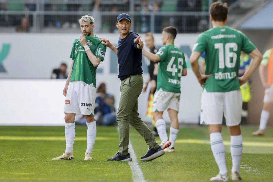 Trainer Peter Zeidler muss sein Team nun in den letzten beiden Partien vor der Tabellenteilung zu Punkten coachen.