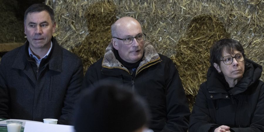 Für den Schweizer Bauernverband erläuterten am Montag Direktor Martin Rufer, Präsident Markus Ritter und Vizepräsidentin Anne Challandes (von links) die wichtigsten Herausforderunge...