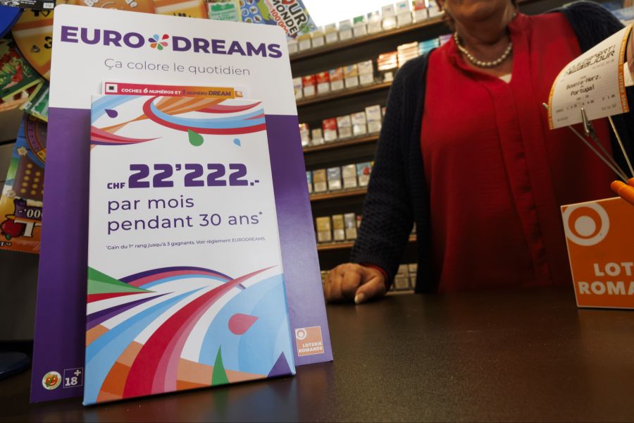 Der Hauptgewinn besteht in einer monatlichen Zahlung von 22'222 Franken während 30 Jahren. Um diesen zu gewinnen, müssen die sechs richtigen Zahlen sowie die Traumzahl richtig sein. (Archivbild)
