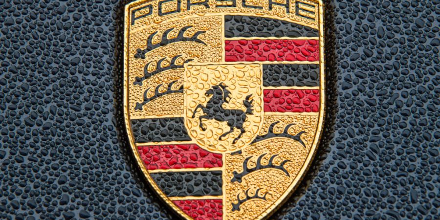 Beim Sportwagenbauer Porsche geht die Talfahrt weiter. Im ersten Quartal 2026 sackte der weltweite Verkauf wegen der weiterhin schwierigen Lage in China und in Nordamerika um 15 Prozent...