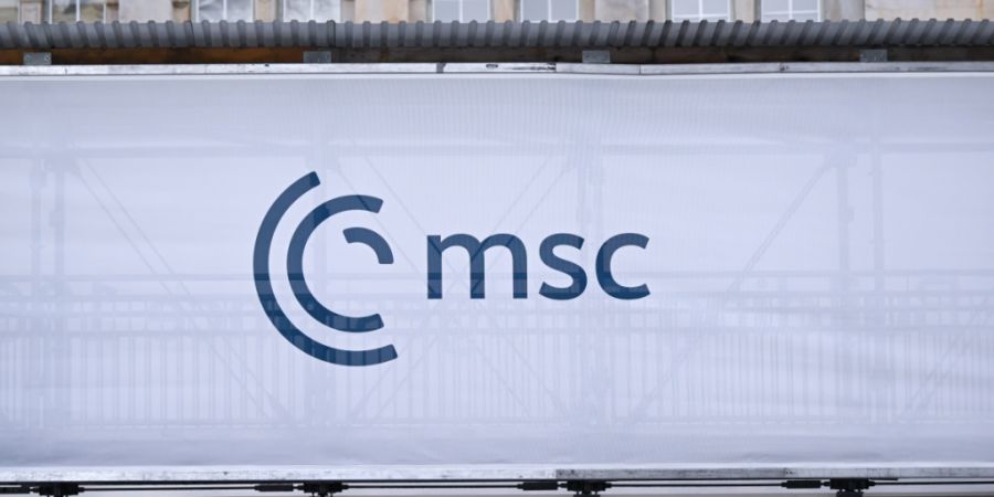 Das Logo der Münchner Sicherheitskonferenz (MSC) ist in der Nähe des Hotels Bayerischer Hof zu sehen. Foto: Sven Hoppe/dpa