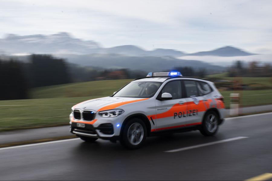 Die Kantonspolizei Appenzell Ausserrhoden ist mit einem Grossaufgebot vor Ort.