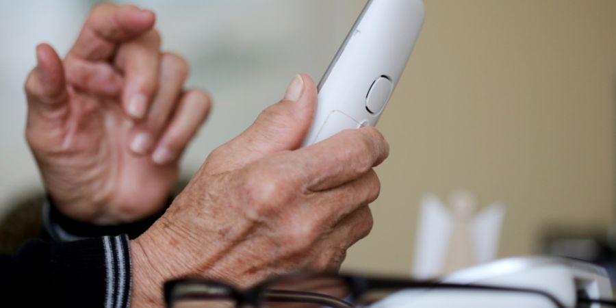 Im Aargau sind aktuell wieder vermehrt Telefonbetrüger am Werk. (Symbolbild)