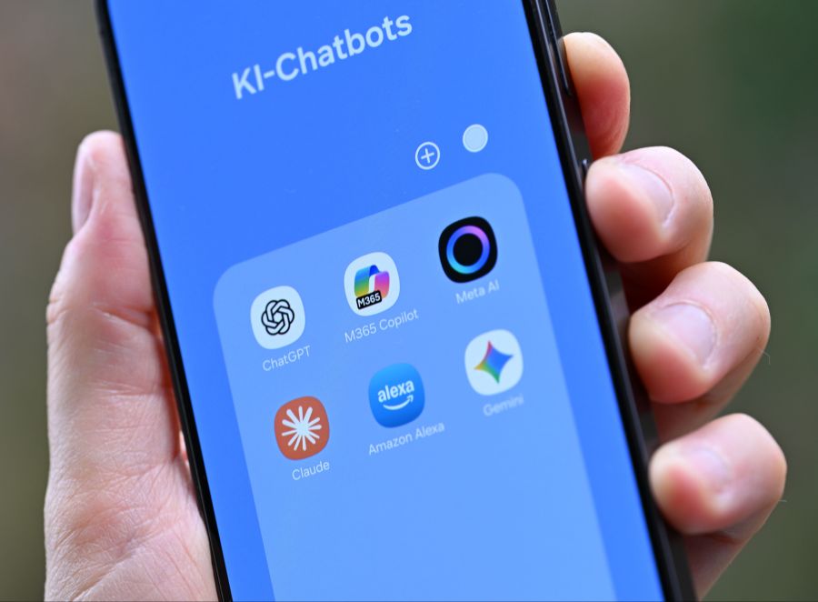 In der Schweiz handhaben die Kantone den Umgang von KI in der Schule unterschiedlich.