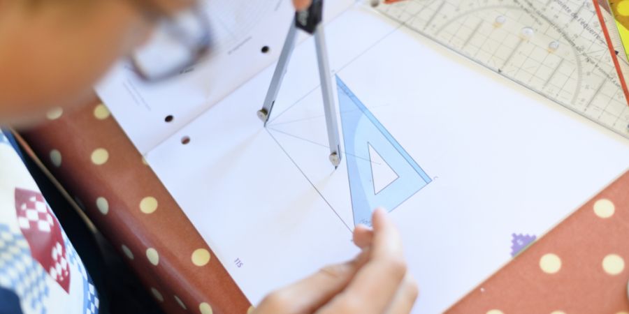 Im Kanton Solothurn sollen die Schülerinnen und Schüler der Sekundarschule P nebst Fächern wie Mathematik auch Berufsorientierung besuchen. (Symbolbild)