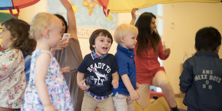 Deutschförderung in der Spielgruppe zahlt sich aus, wie eine Studie der Uni Basel aufzeigt. (Symbolbild)