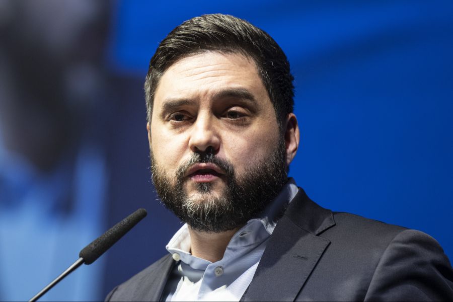 Die SP – hier Co-Präsident Cedric Wermuth – hatte verlangt, dass Eltern höchstens zehn Prozent des Einkommens für die Kita-Plätze ihrer Kinder ausgeben müssen.