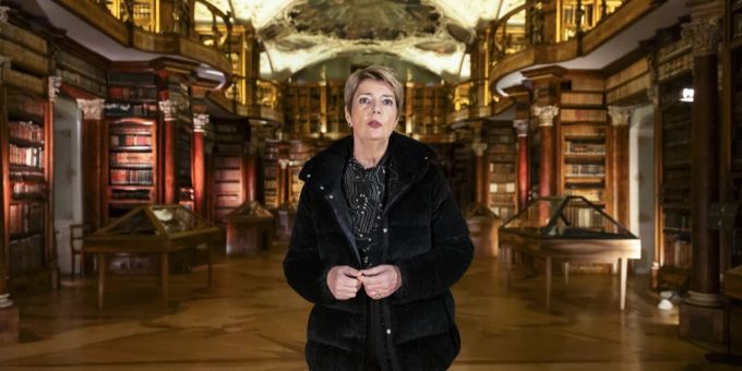 Bundespräsidentin Karin Keller-Sutter während ihrer Neujahrsansprache in der St. Galler Stiftsbibliothek. Bundespräsidentin Karin Keller-Sutter