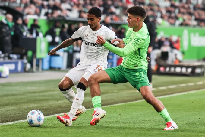 Bayer Leverkusen lässt in der Bundesliga wertvolle Punkte liegen. Bayer Leverkusen Bundesliga Wolfsburg