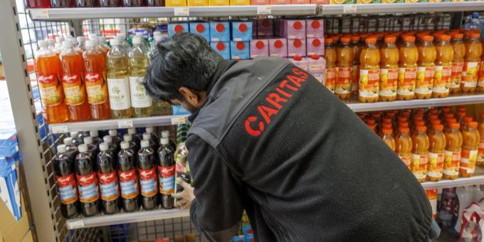 Der Caritas-Markt bietet Menschen mit knappem Budget die Möglichkeit, Lebensmittel und Produkte des alltäglichen Bedarfs günstiger einzukaufen. Caritas-Märkte