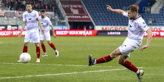 Fabian Frei bereitet die Führung für den FC Winterthur vor. Am Ende gibt es aber keine Punkte. FC Winterthur