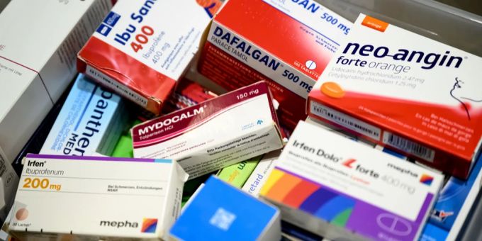 Immer mehr Menschen in der Schweiz bestellen Medikamente – und holen sie dann nicht ab. Medikamentenknappheit