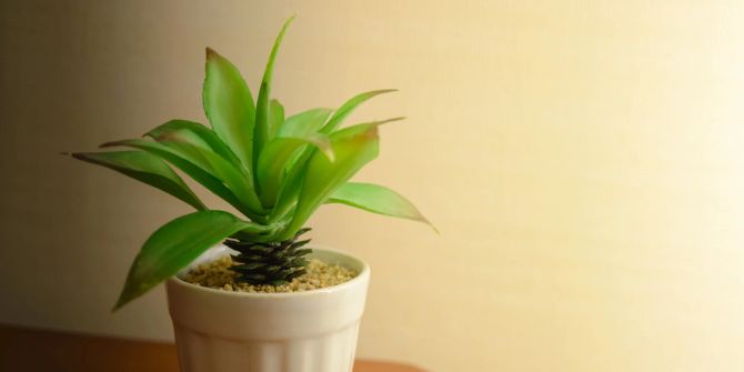 Künstliche Palme
