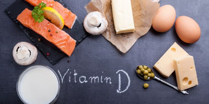 Vitamin D kommt in der Nahrung vor, es gibt aber auch Nahrungsergänzungsmittel, die Vitamin D enthalten. Supplements